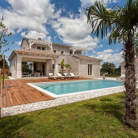 Gregi Villa
